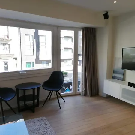 Leon-rens, Op 1 Minuut Het Apartment